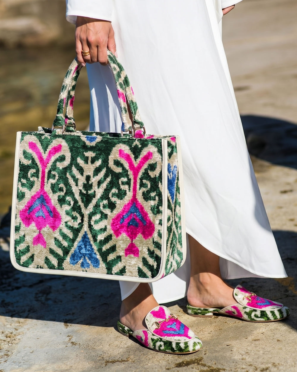 MEDIUM TOTE BAG